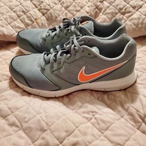 Nike Downshifter 6 women's 11